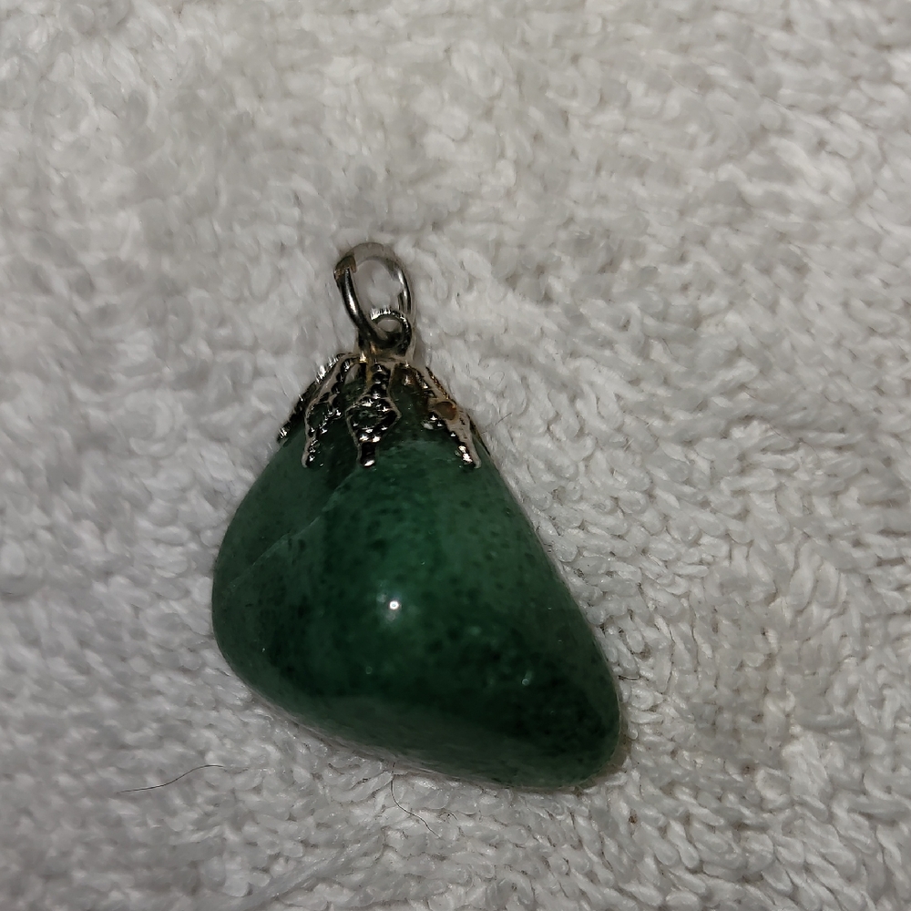Green Polished Adventurine Stone Pendant With Silvertone Cap & Bale